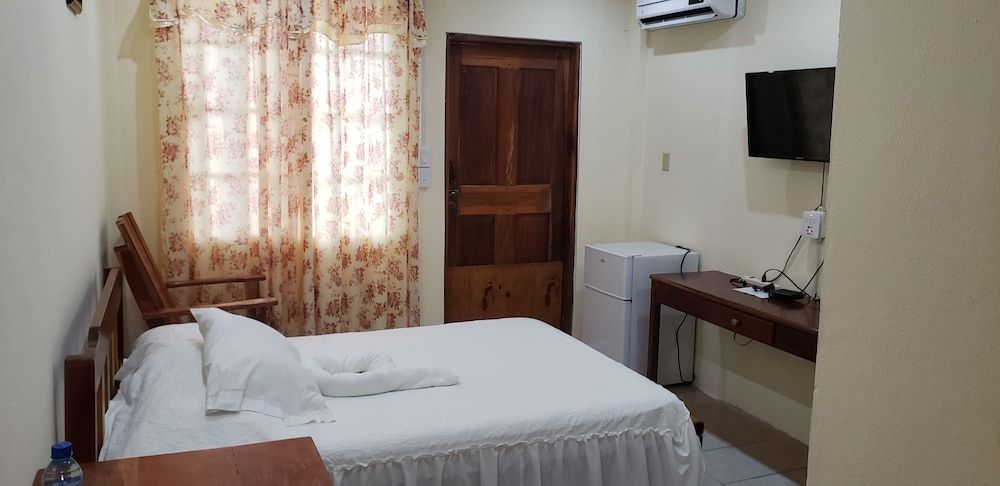 Pal's on the Beach - A Gold Standard Hotel Standard Double Room 18