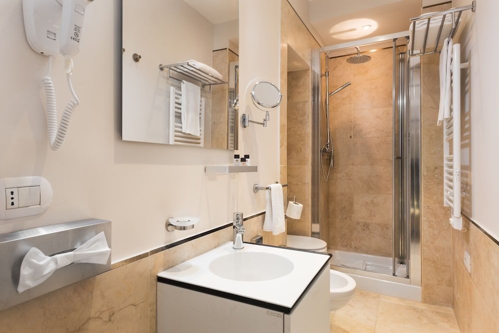 At 41 Luxury Suites & Rooms Superior Double or Twin Room 3