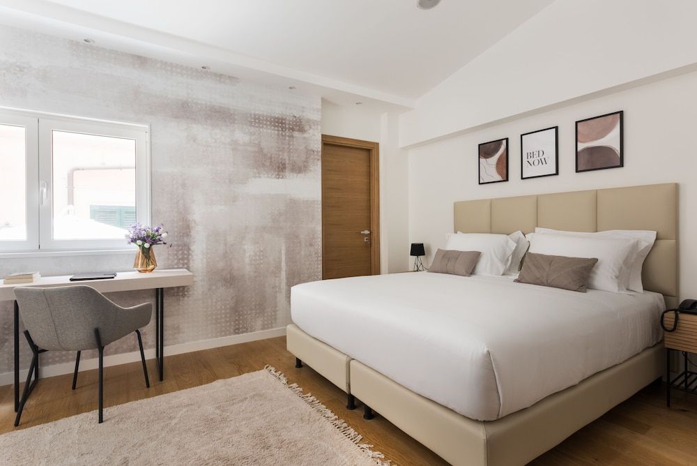 undefined At 41 Luxury Suites & Rooms