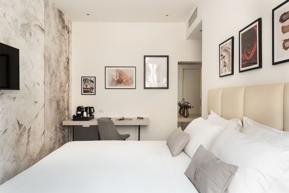 At 41 Luxury Suites & Rooms Superior Double or Twin Room 2