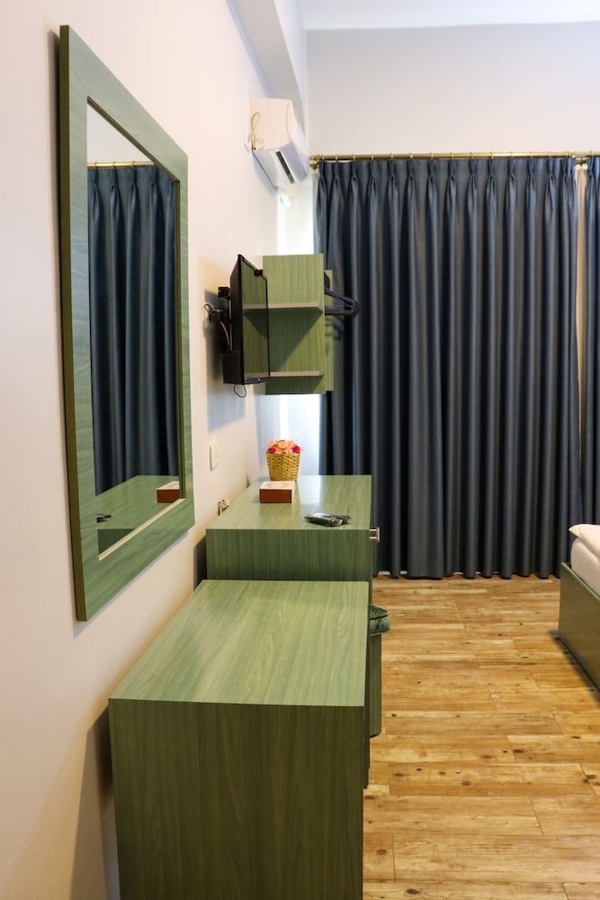 The Sydney Hotel Deluxe Double Room 19