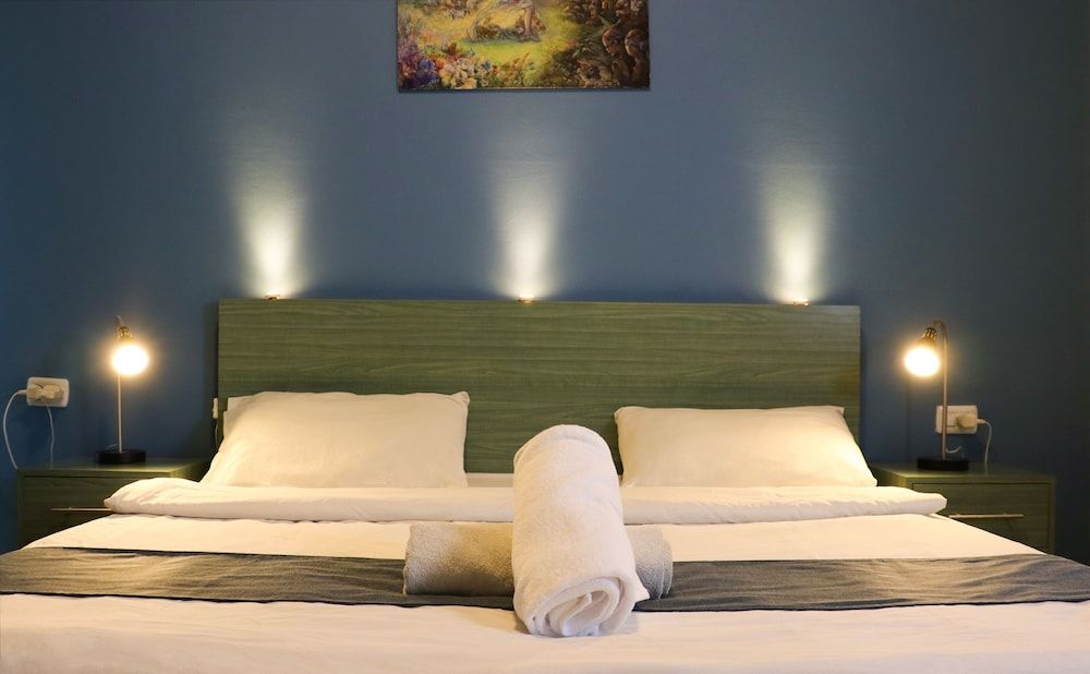 The Sydney Hotel Deluxe Double Room 9