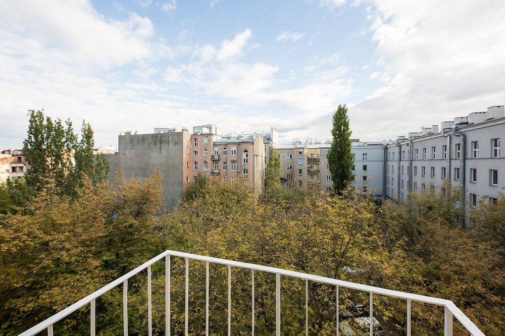 ShortStayPoland Aleje Jerozolimskie - B67 Comfort Apartment, 1 Queen Bed with Sofa bed, Non Smoking, Courtyard View 11