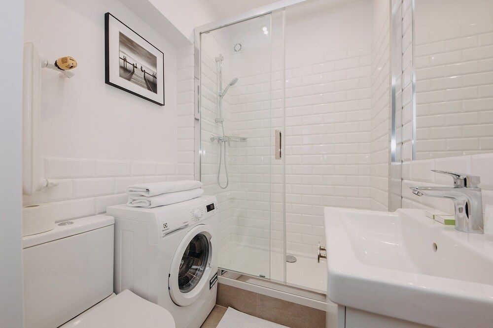 ShortStayPoland Aleje Jerozolimskie - B67 Comfort Apartment, 1 Queen Bed with Sofa bed, Non Smoking, Courtyard View 14