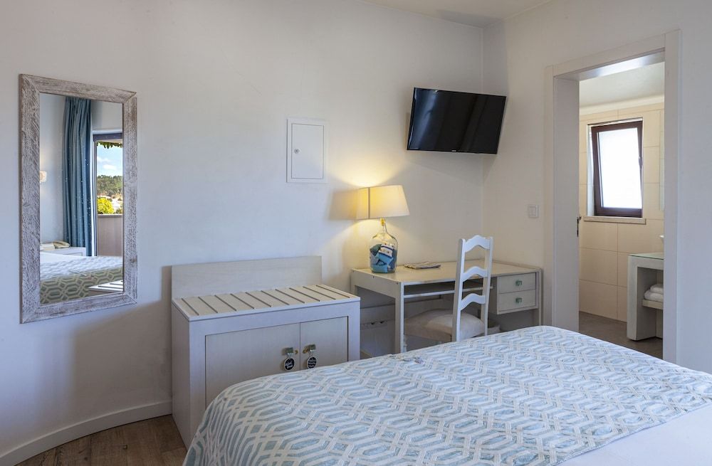 Boutique Hotel Casa do Outeiro - Arts & Crafts Double Room, Balcony (Monastery View) 3