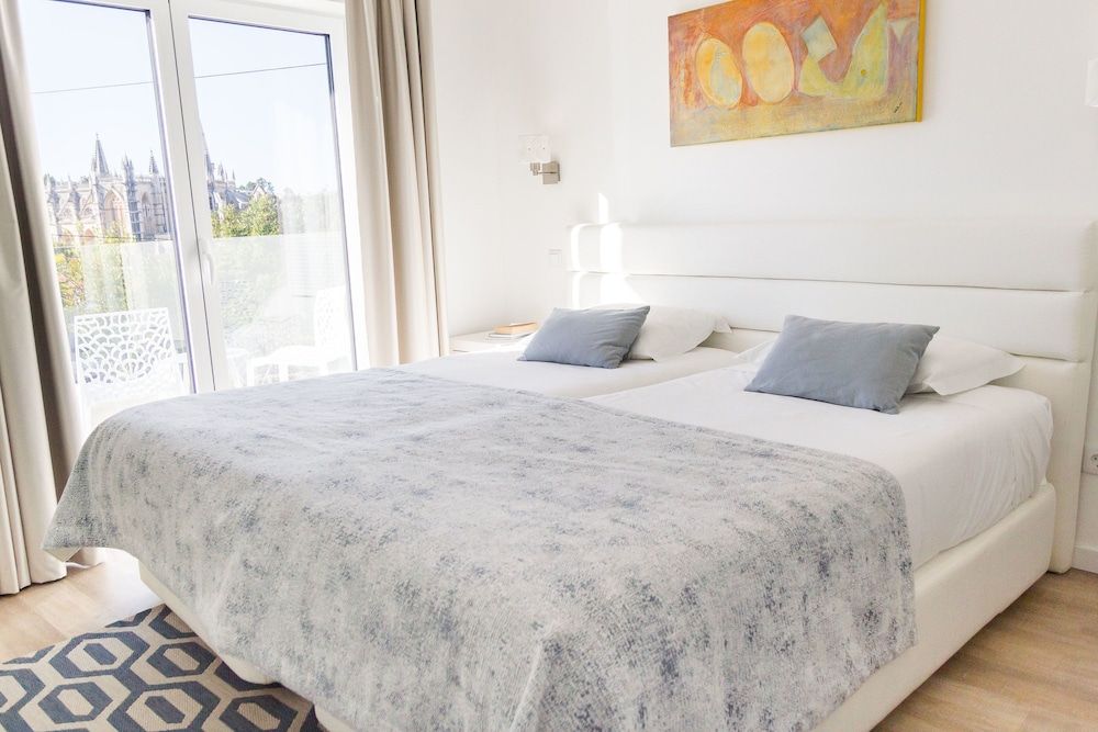 Boutique Hotel Casa do Outeiro - Arts & Crafts Double Room, Balcony (Monastery View)