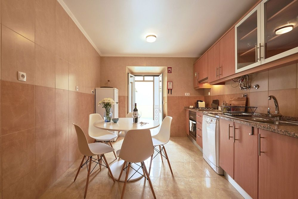 Spacious and Renovated Apartment With Amazing Patio, By TimeCooler Apartment, 2 Bedrooms 17