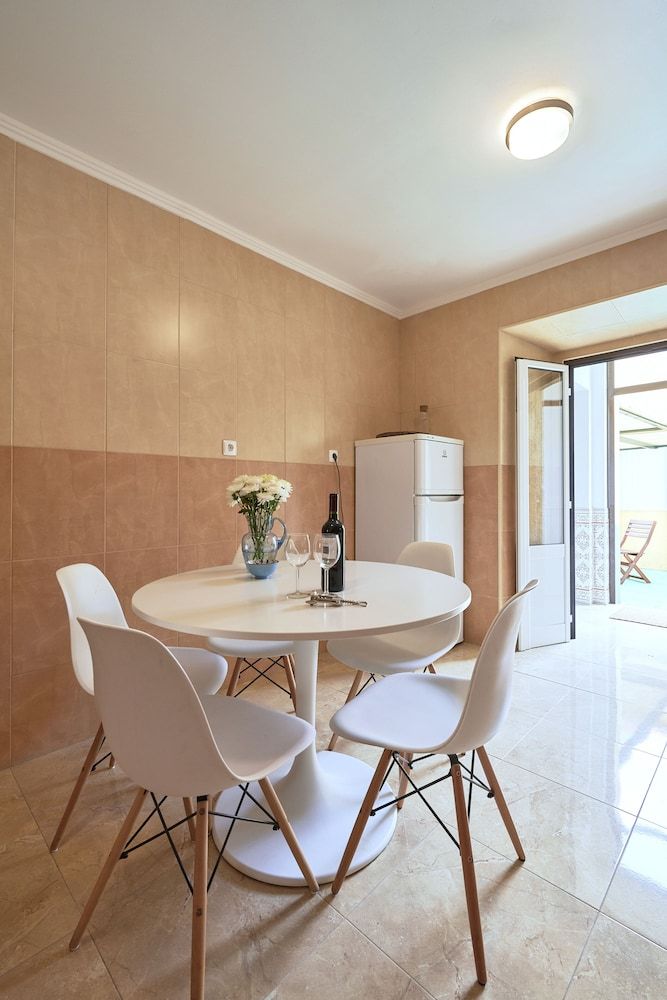 Spacious and Renovated Apartment With Amazing Patio, By TimeCooler Apartment, 2 Bedrooms 32