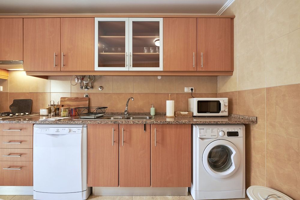 Spacious and Renovated Apartment With Amazing Patio, By TimeCooler Apartment, 2 Bedrooms 16