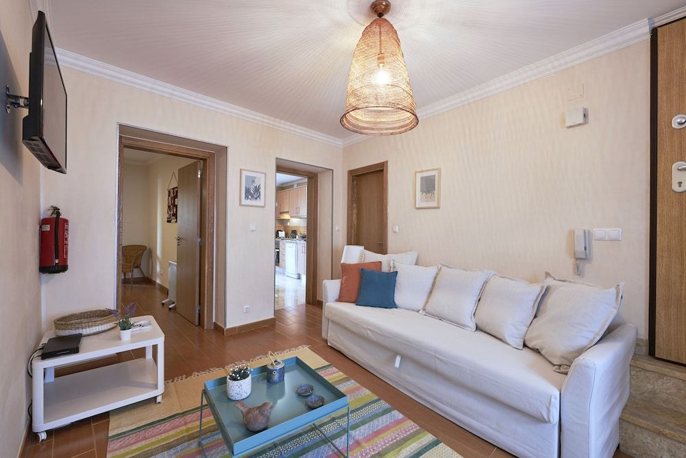 Spacious and Renovated Apartment With Amazing Patio, By TimeCooler Apartment, 2 Bedrooms 2