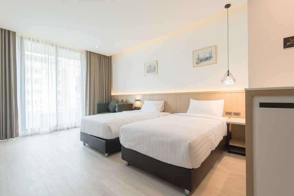 Madison Bangkok Superior Twin Room 4
