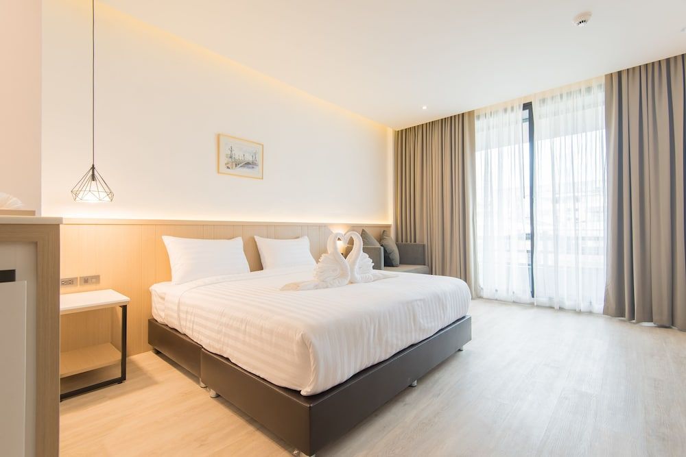 Madison Bangkok Superior Double Room 2