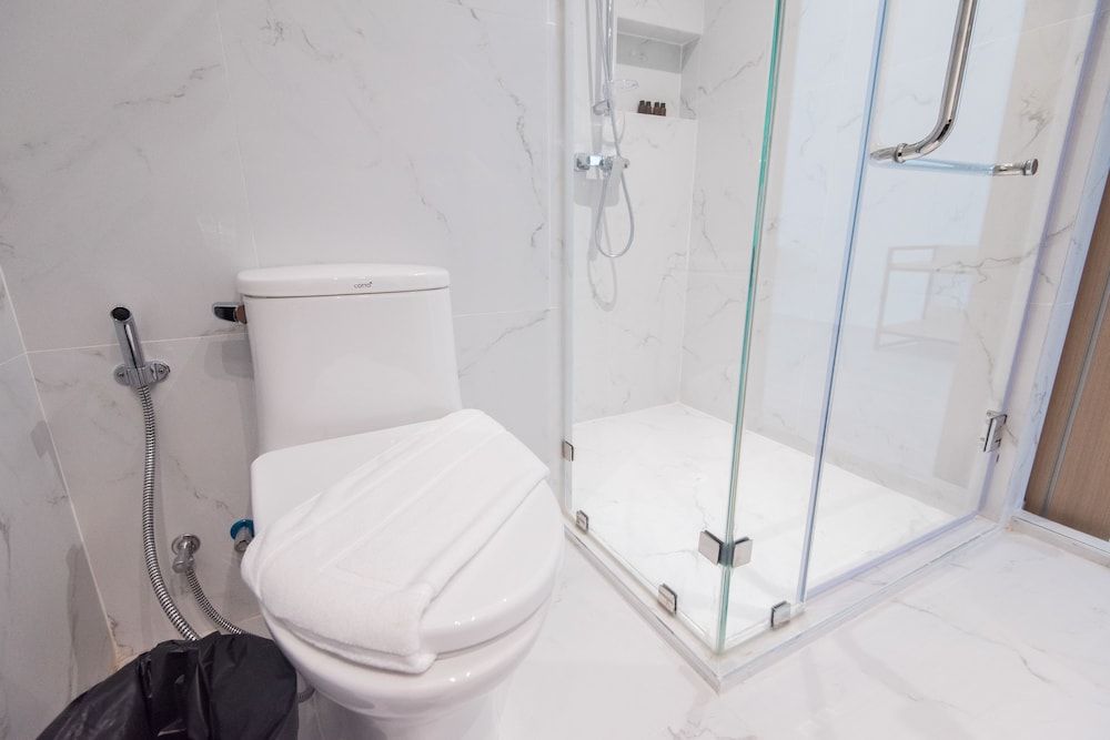 Madison Bangkok Superior Double Room 7