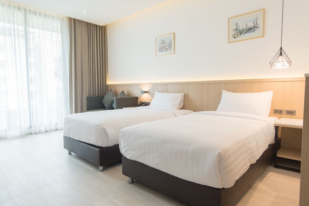 Madison Bangkok Superior Twin Room 5