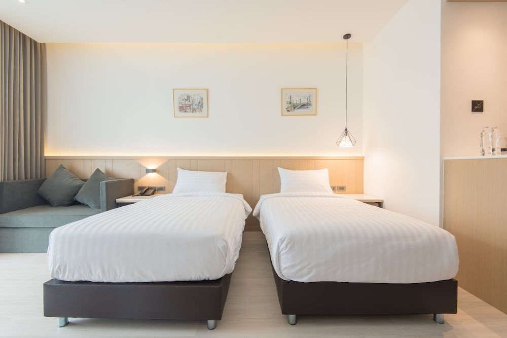 Madison Bangkok Superior Twin Room 6