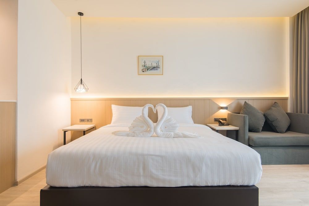 Madison Bangkok Superior Double Room 3