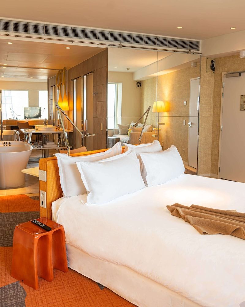 Family Suite, 1 King Bed with Sofa bed (Family)