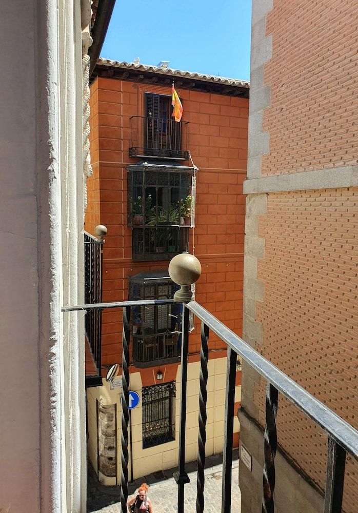 ToledoRooms Palacios Superior Twin Room, Balcony 3