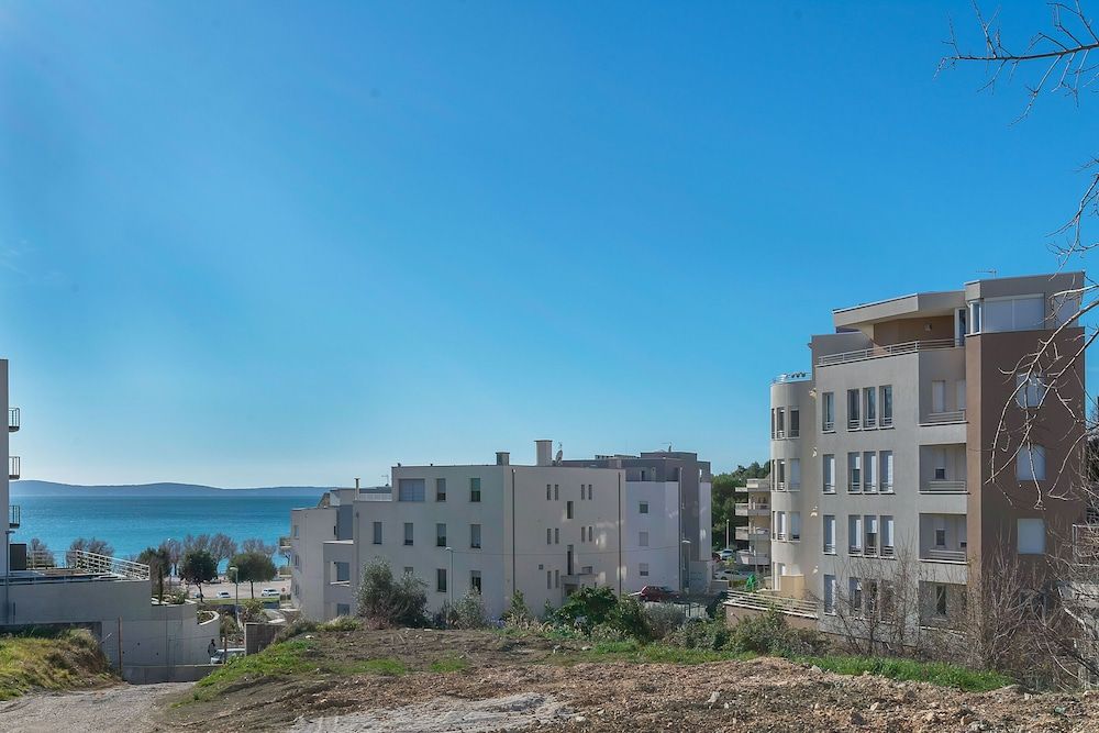 undefined Apartments Excelsior 2