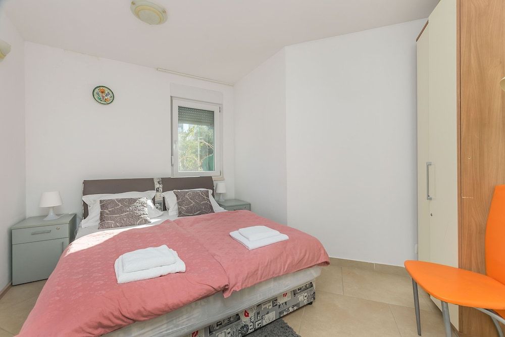 undefined Apartments Excelsior 10