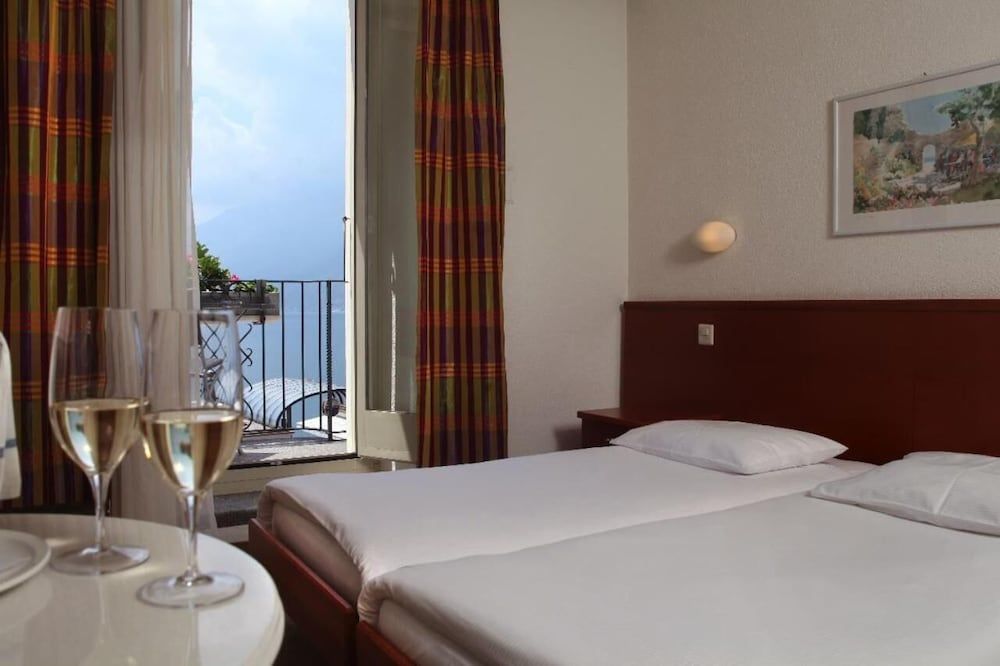 Twin Room Lake View Balcony
