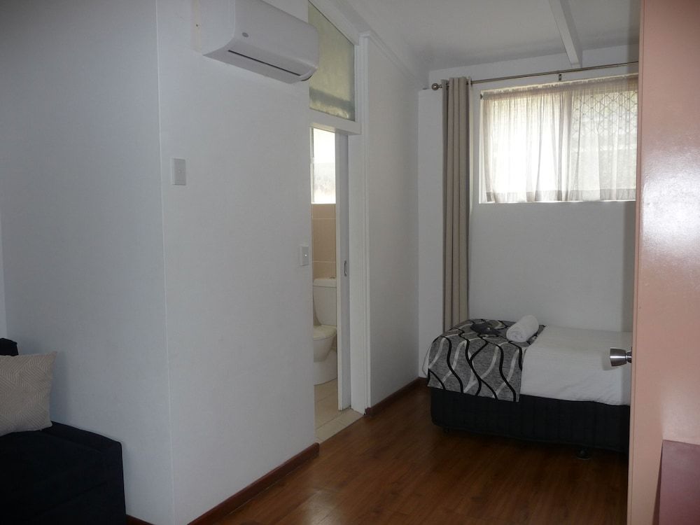 Forster and Wallis Lake Motel Standard Apartment