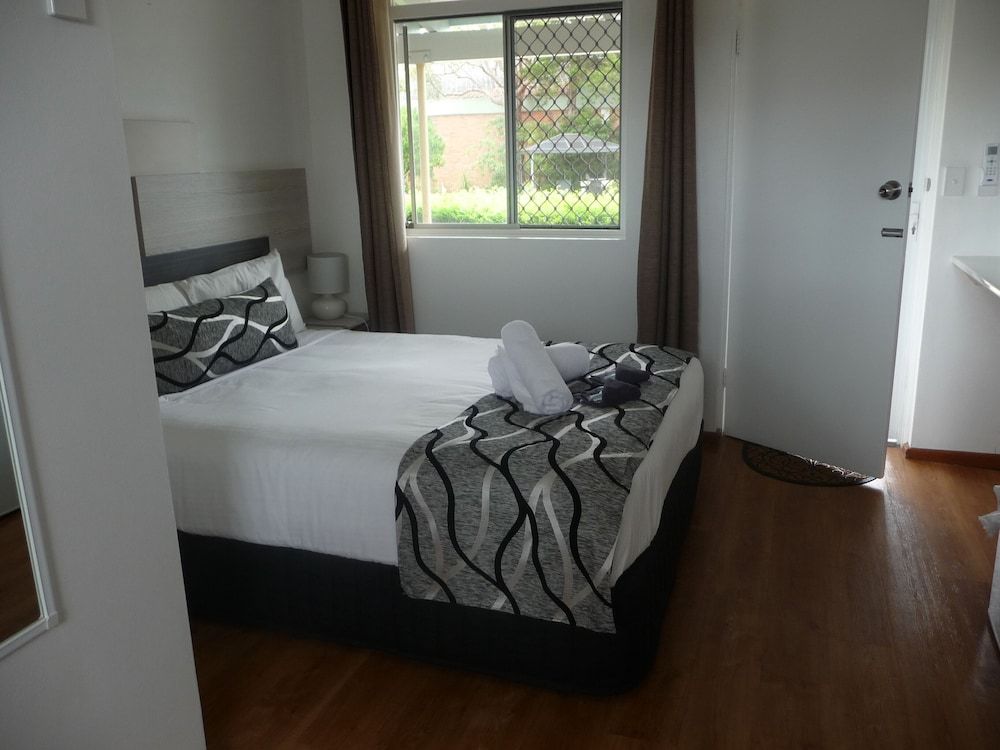Forster and Wallis Lake Motel Standard Double Room, 1 Queen Bed 3