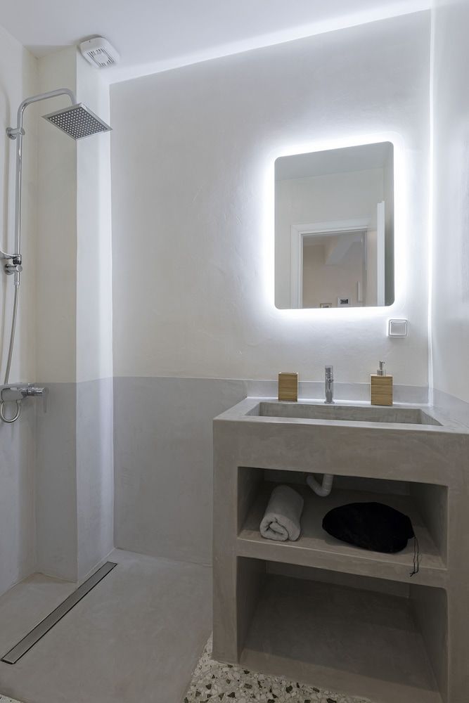 Athenian Lofts Comfort Studio 8