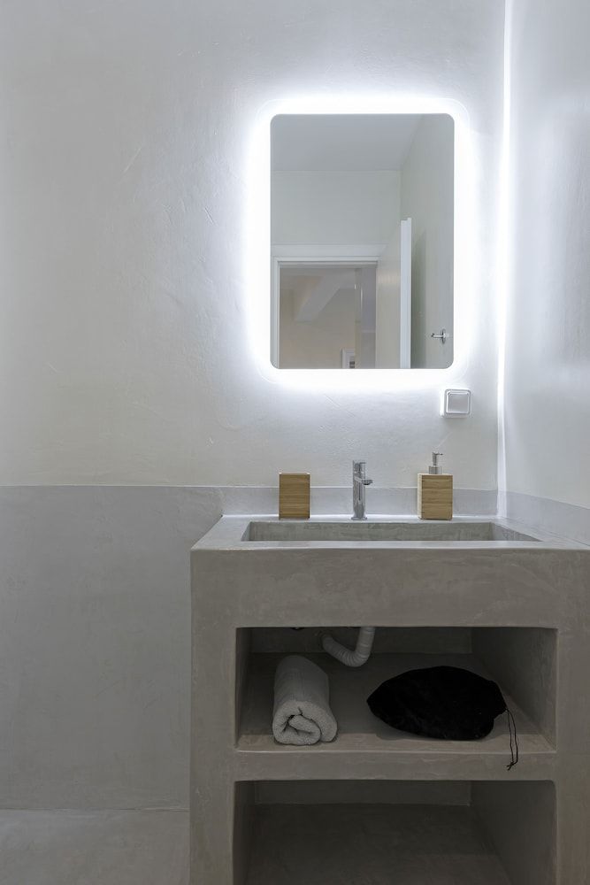 Athenian Lofts Comfort Studio 9