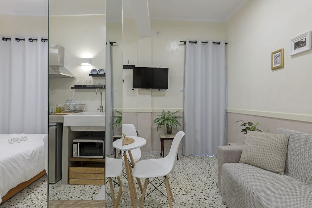 Athenian Lofts Comfort Studio 11