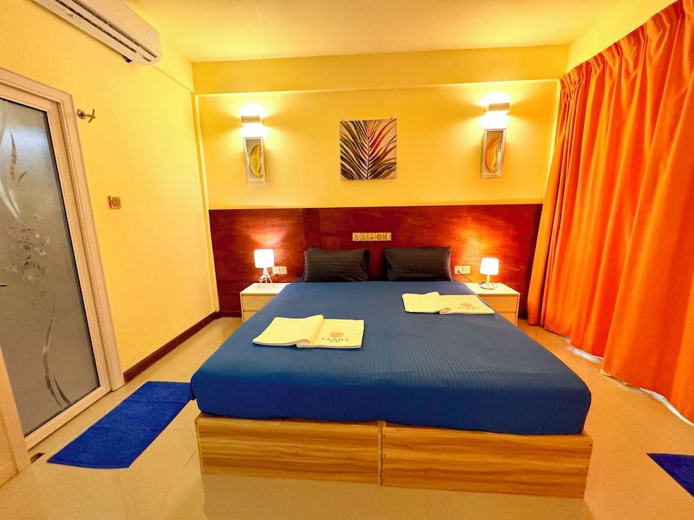 Sands Grand Hotel Deluxe Room 11