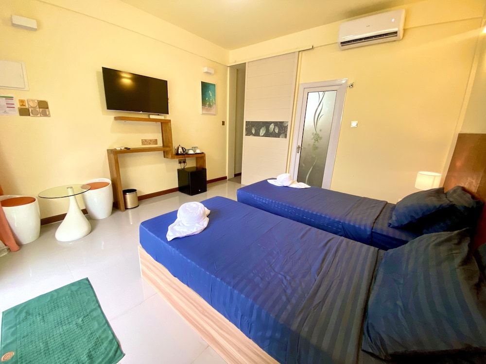 Sands Grand Hotel Deluxe Room 2