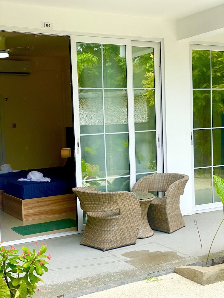 Sands Grand Hotel Deluxe Room 17