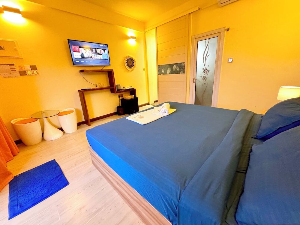 Sands Grand Hotel Deluxe Room 9