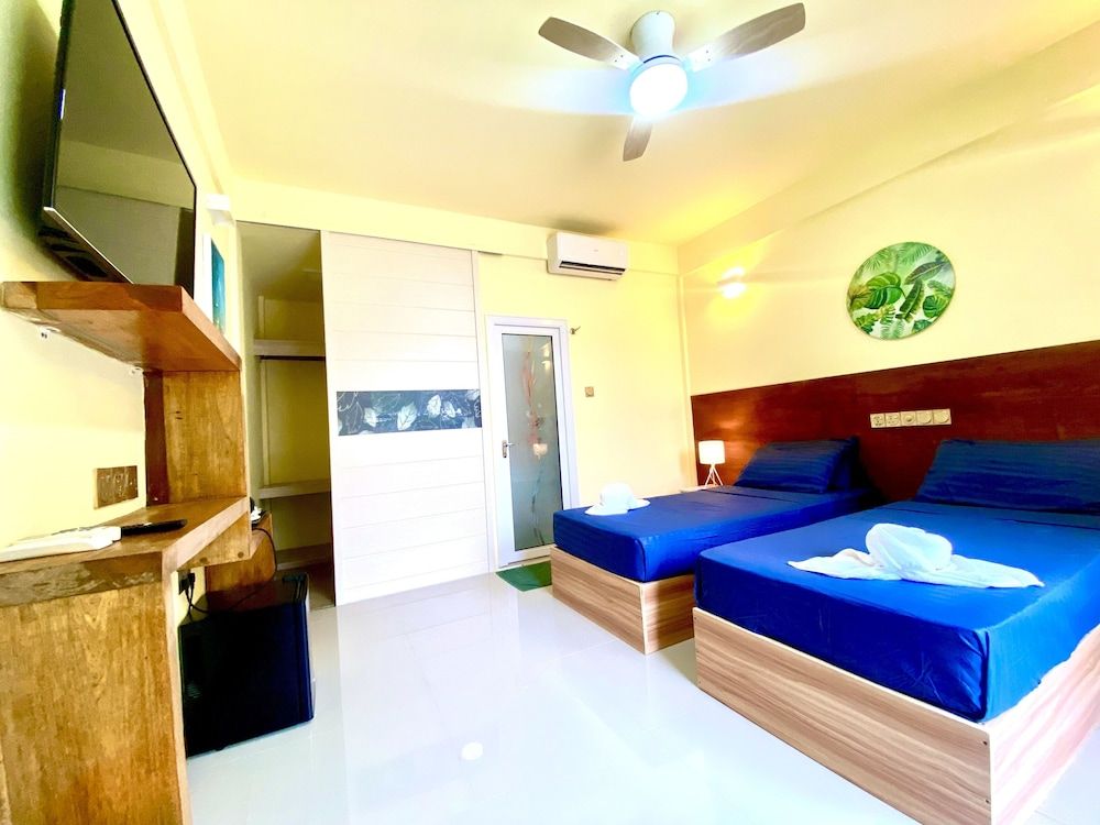 Sands Grand Hotel Deluxe Room 3