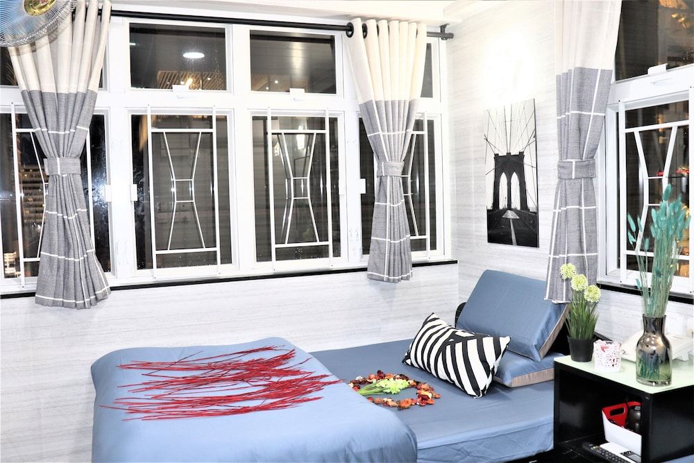 Metrocity Lounge Deluxe Double Room 2