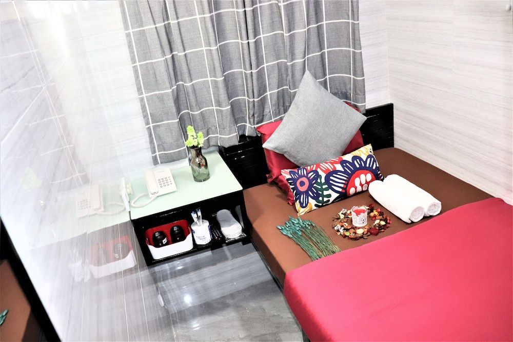 undefined Metrocity Lounge 9