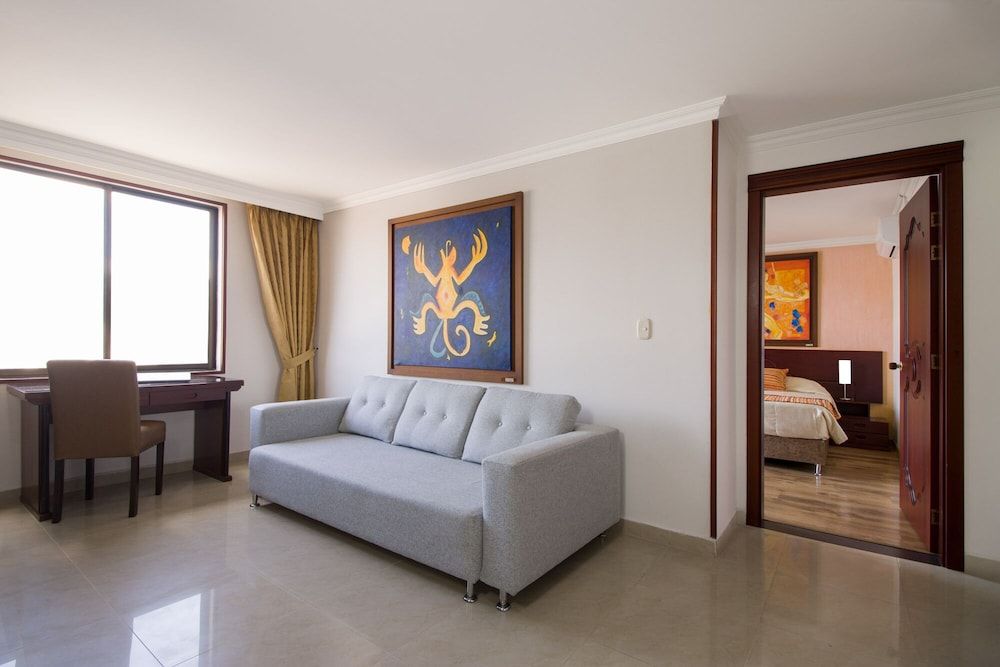 Hotel Luxor Plaza Pereira Standard Quadruple Room 6