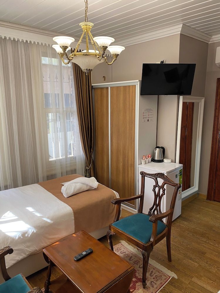 Bosphorus Bridge Hotel Deluxe Triple Room 8