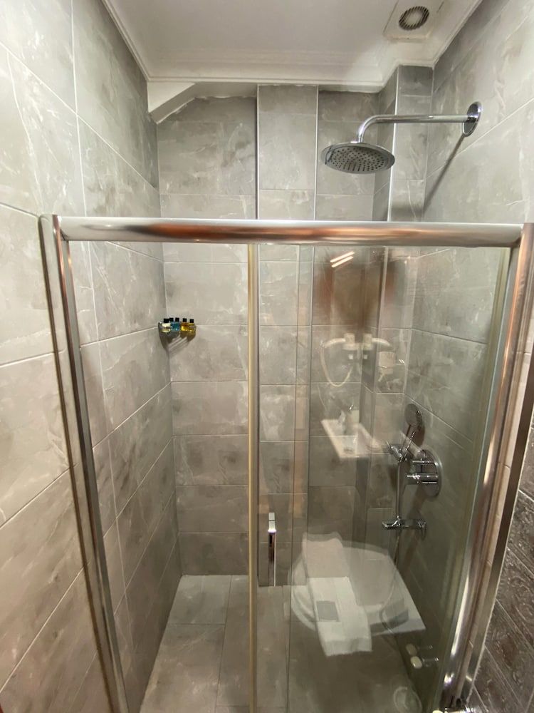 Bosphorus Bridge Hotel Deluxe Triple Room 6