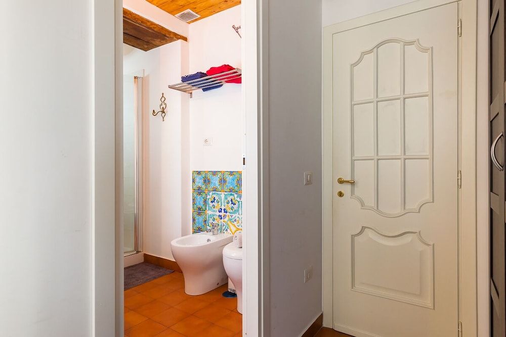 Don Pedro Rooms Vicerè di Toledo in the city center Double Room, 1 King Bed 12