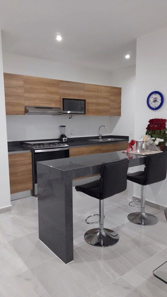 Gorgeous Apartment Hoestel Long Island! Condo, 2 Bedrooms, Balcony, Garden View 17