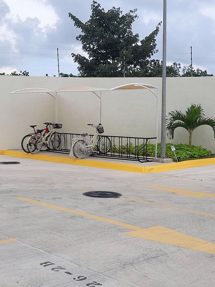 Gorgeous Apartment Hoestel Long Island! Condo, 2 Bedrooms, Balcony, Garden View 20