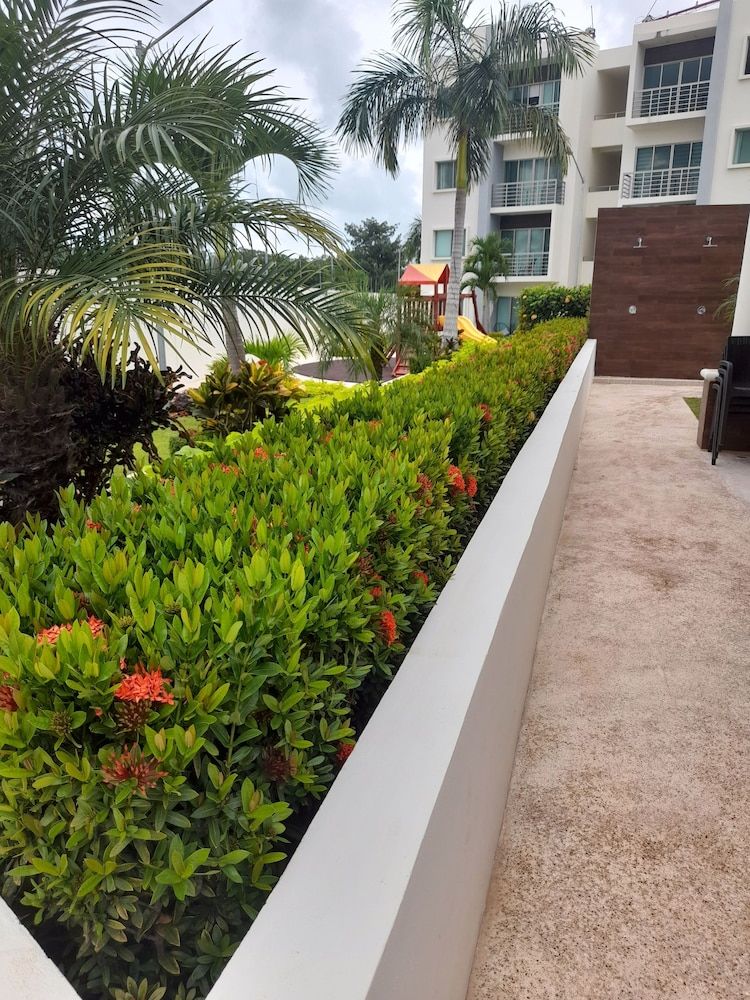 Gorgeous Apartment Hoestel Long Island! Condo, 2 Bedrooms, Balcony, Garden View 24