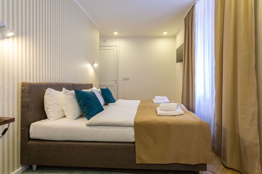 Hotel Petrakija Deluxe Double or Twin Room 16