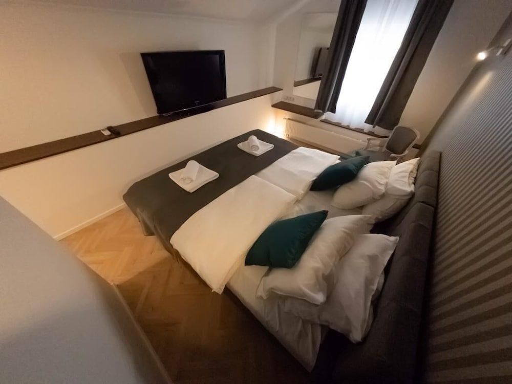 Hotel Petrakija Deluxe Double or Twin Room 2