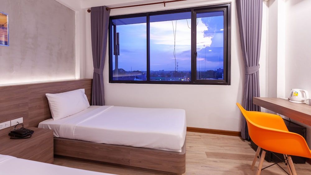 B2 Nakhon Si Thammarat Premier Superior Twin Room 3