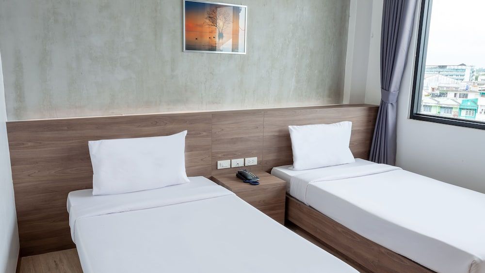B2 Nakhon Si Thammarat Premier Superior Twin Room 4