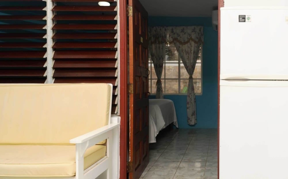 The Yellow Bird Deluxe Room no Kitchen 5