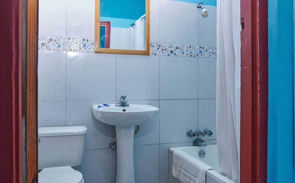 The Yellow Bird Deluxe Room no Kitchen 4